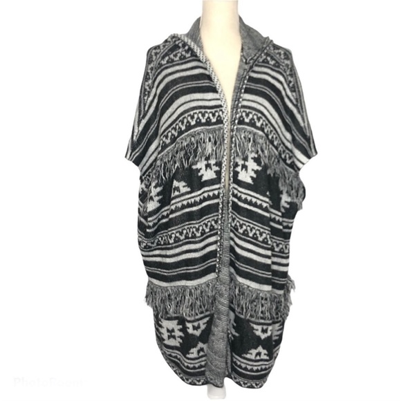 Aerie Fringe Aztec Print Boho Open Front Sweater size Medium - Picture 6 of 12